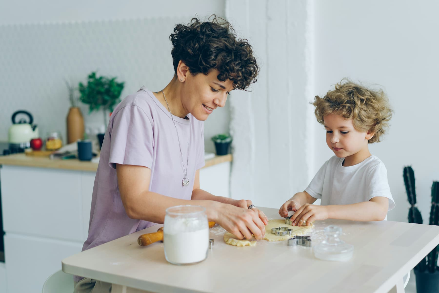 Little Chefs, Big Flavors: How to Get Creative with Your Kids in the Kitchen This Summer