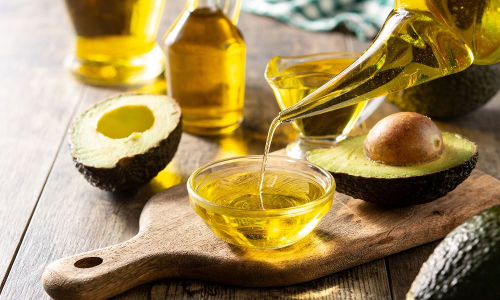 A Quick Guide to Avocado Oil and Its Many Benefits